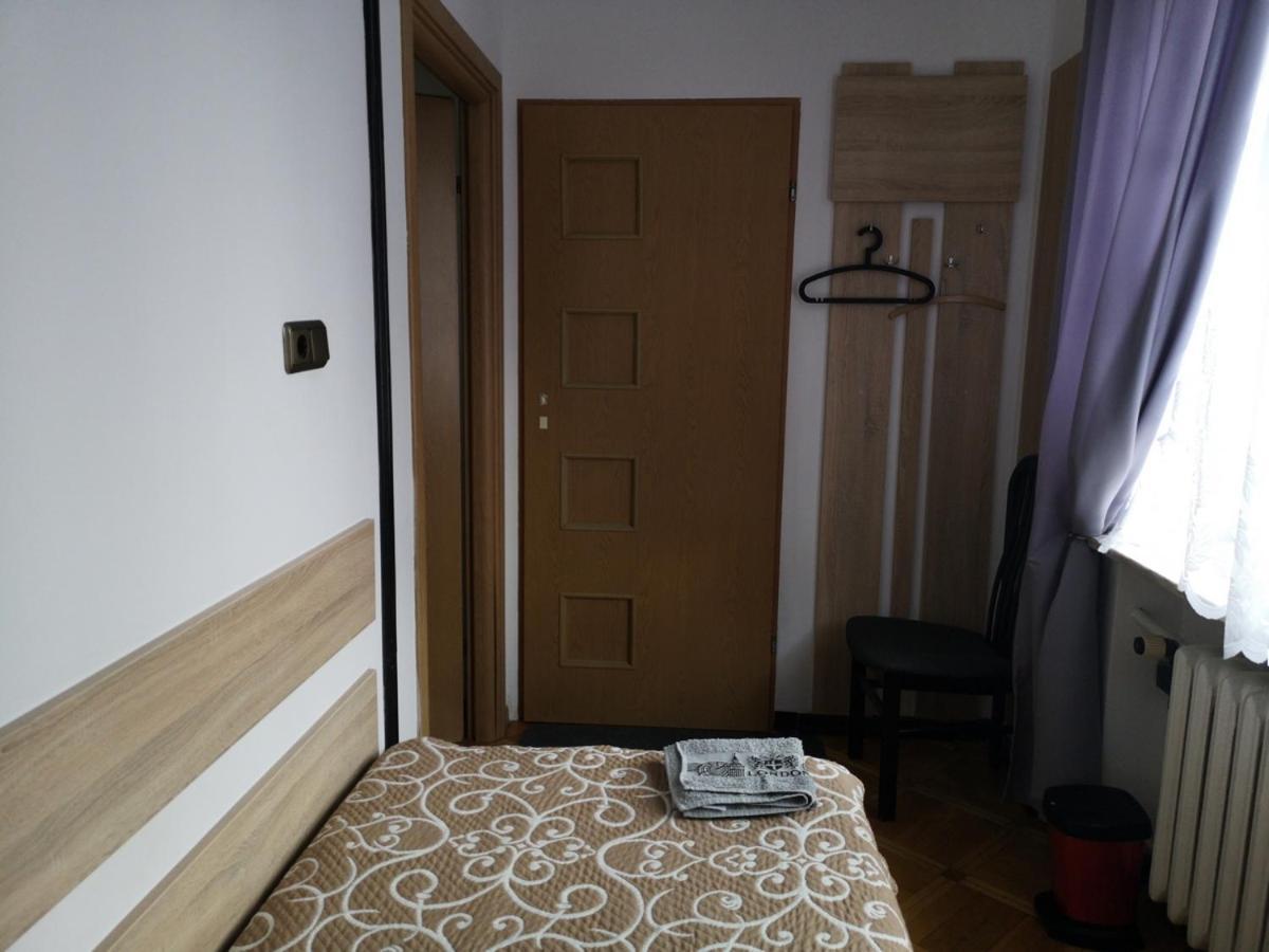Mira Rent House Lägenhet Warszawa Exteriör bild